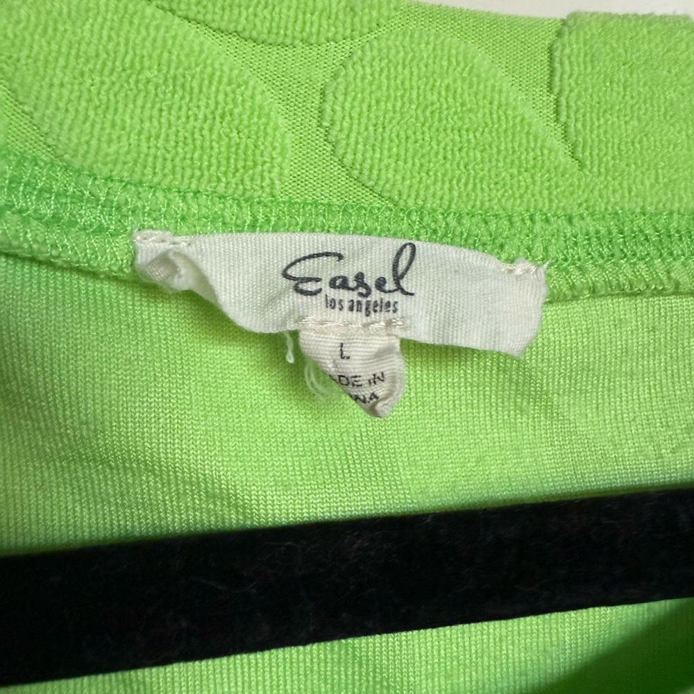 Textured Daisy Knit Top - Easel Los Angeles - Lime Green - Size L - Picture 3 of 4
